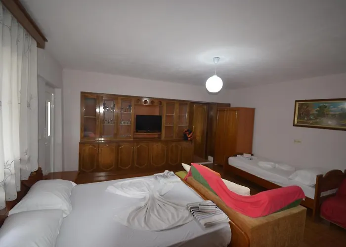 Shqiponja Apartment *