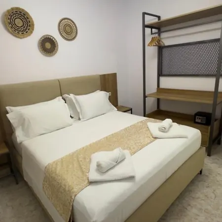 Apartment Shqiponja *