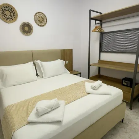 Shqiponja Apartamento *