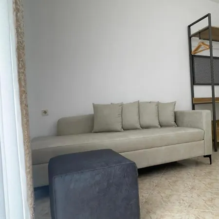 Apartment Shqiponja *